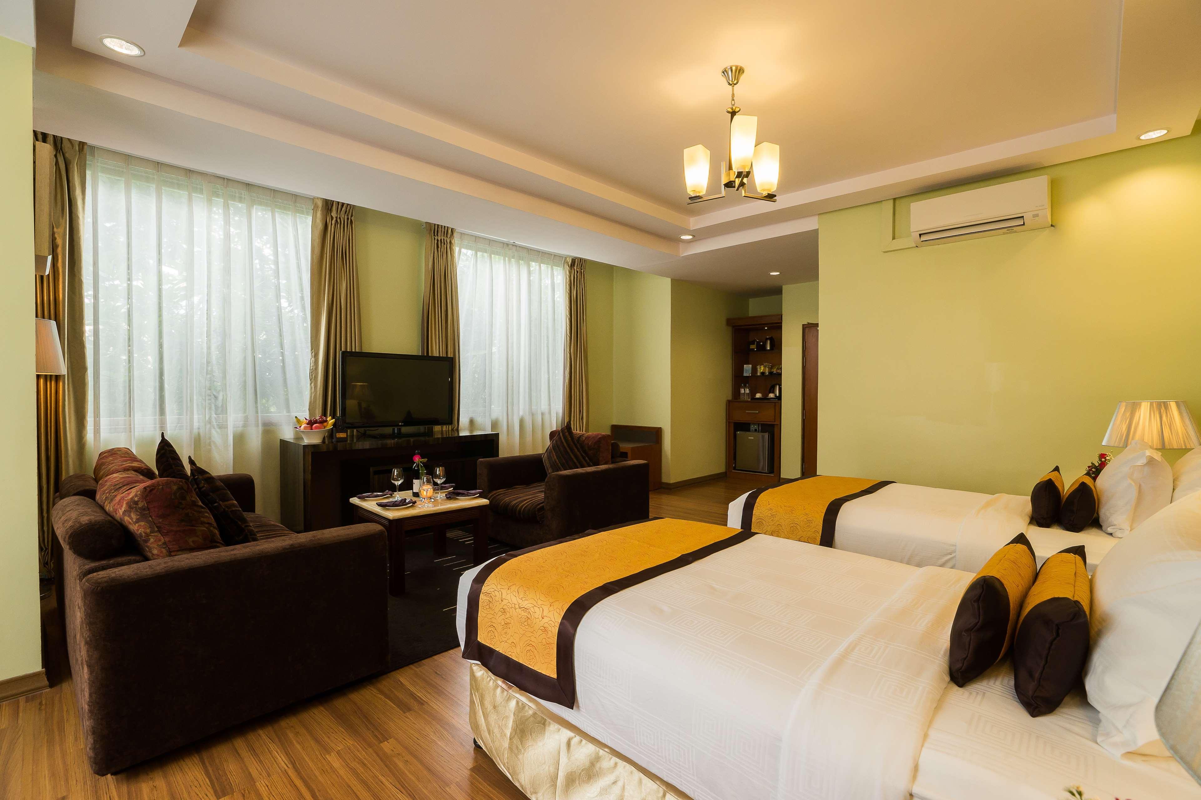 Best Western Green Hill Hotel Янгон Экстерьер фото